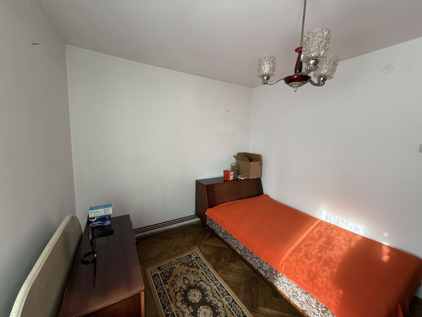 Apartament cu 3 camere central - Poză 3