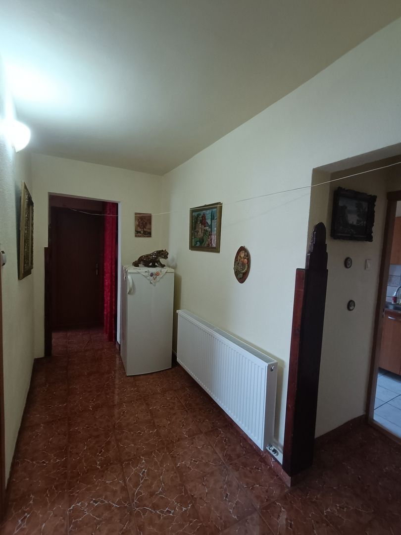 Apartament 3 camere, 70 mp utili, balcon, zona Cetate, Alba Iulia - Poză 6