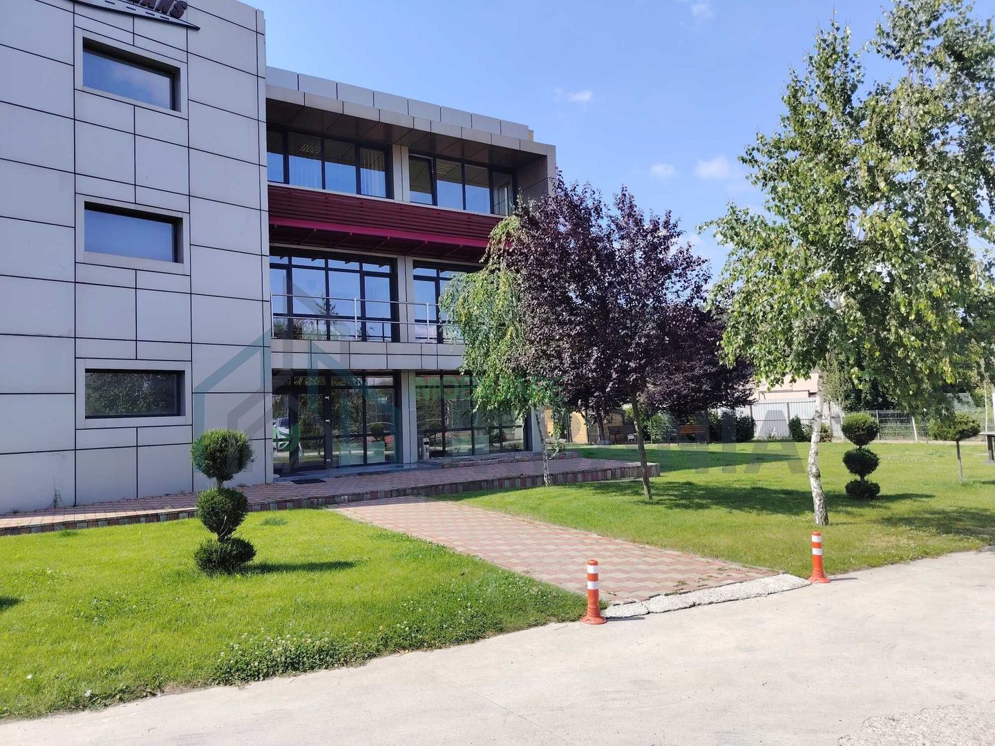 Spațiu pentru birouri mobilat, strada Trei Fantani, Iași - 600 EUR - Poză 1