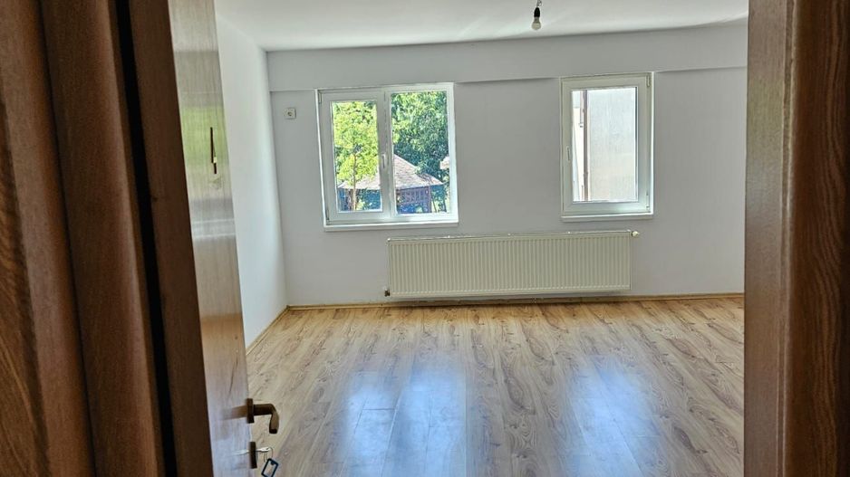 Vila,Parter+Etaj comuna Berceni 169000 eur - Poză 16