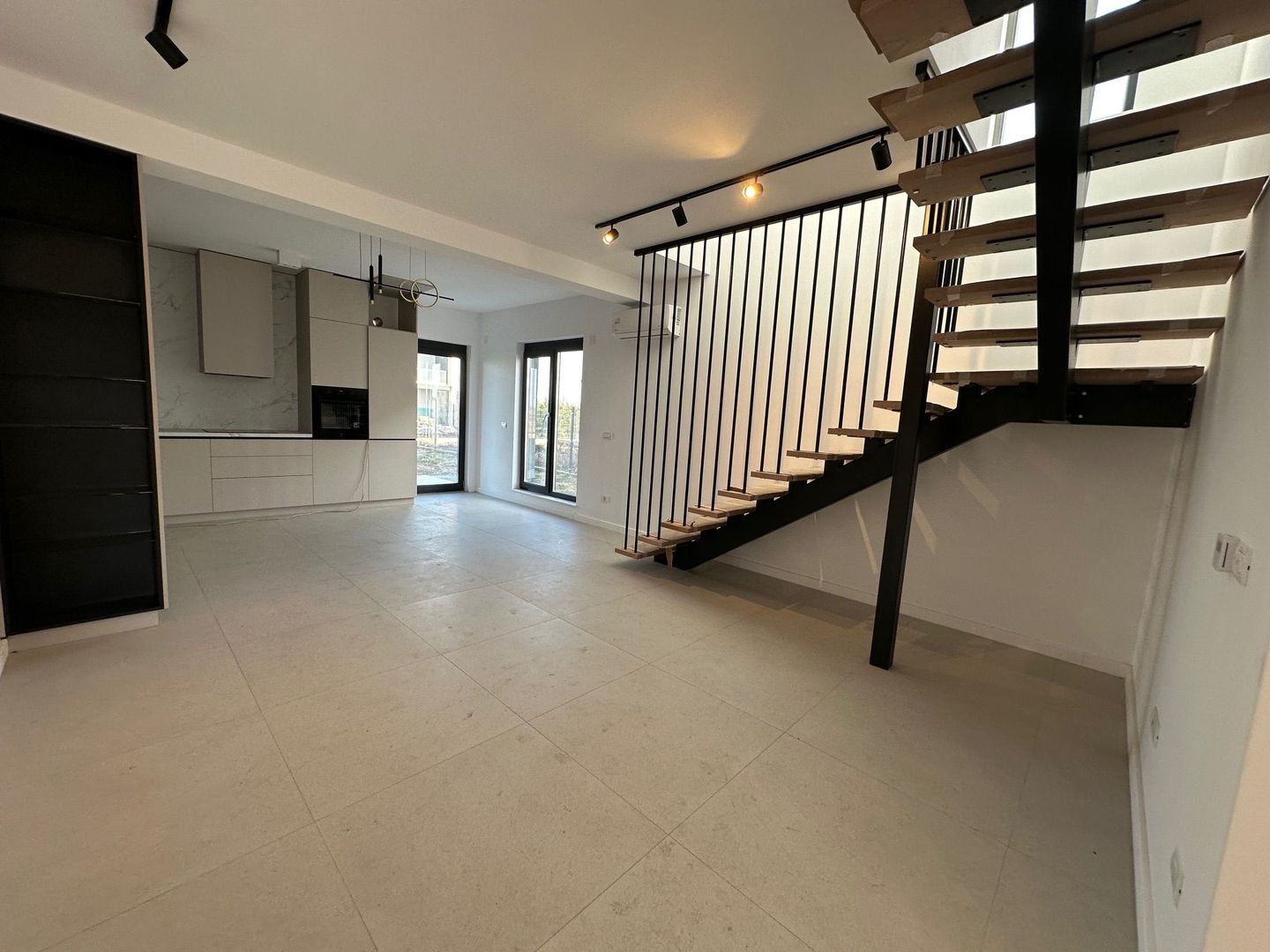 Duplex zona de N - Poză 1