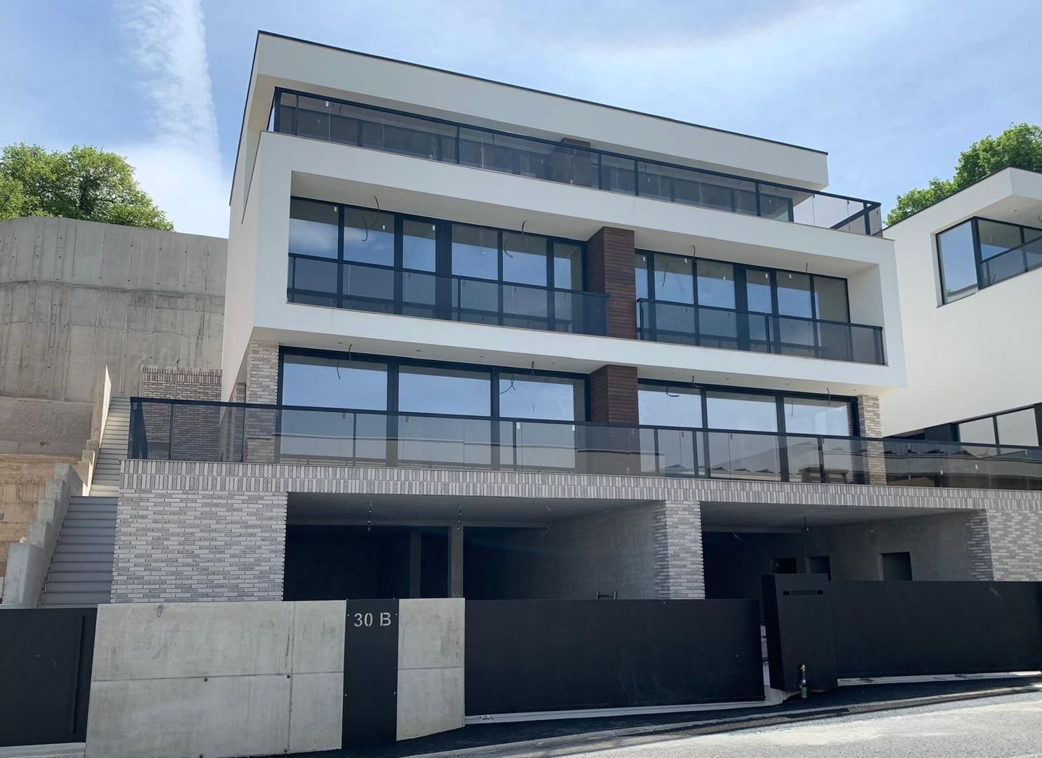 Duplex premium 300mp cu panoramă superbă asupra orașului – Cartier Europa - Poză 1