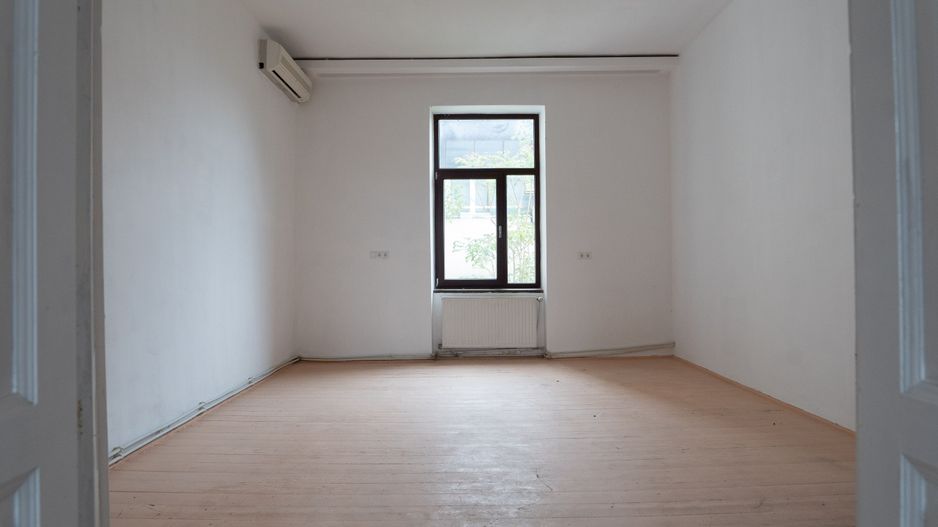 De vanzare Cladire bloc Istoric Central Arad D+P+E+M curte proprie - Poză 19