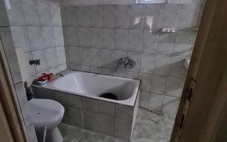 Casă cu teren de 1.000 m² – utilități complete, ideală pentru renovare - Poză 5