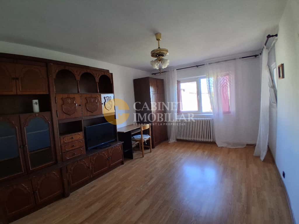 Apartament 2 camere,  decomandat, zona Tatarasi - Poză 1