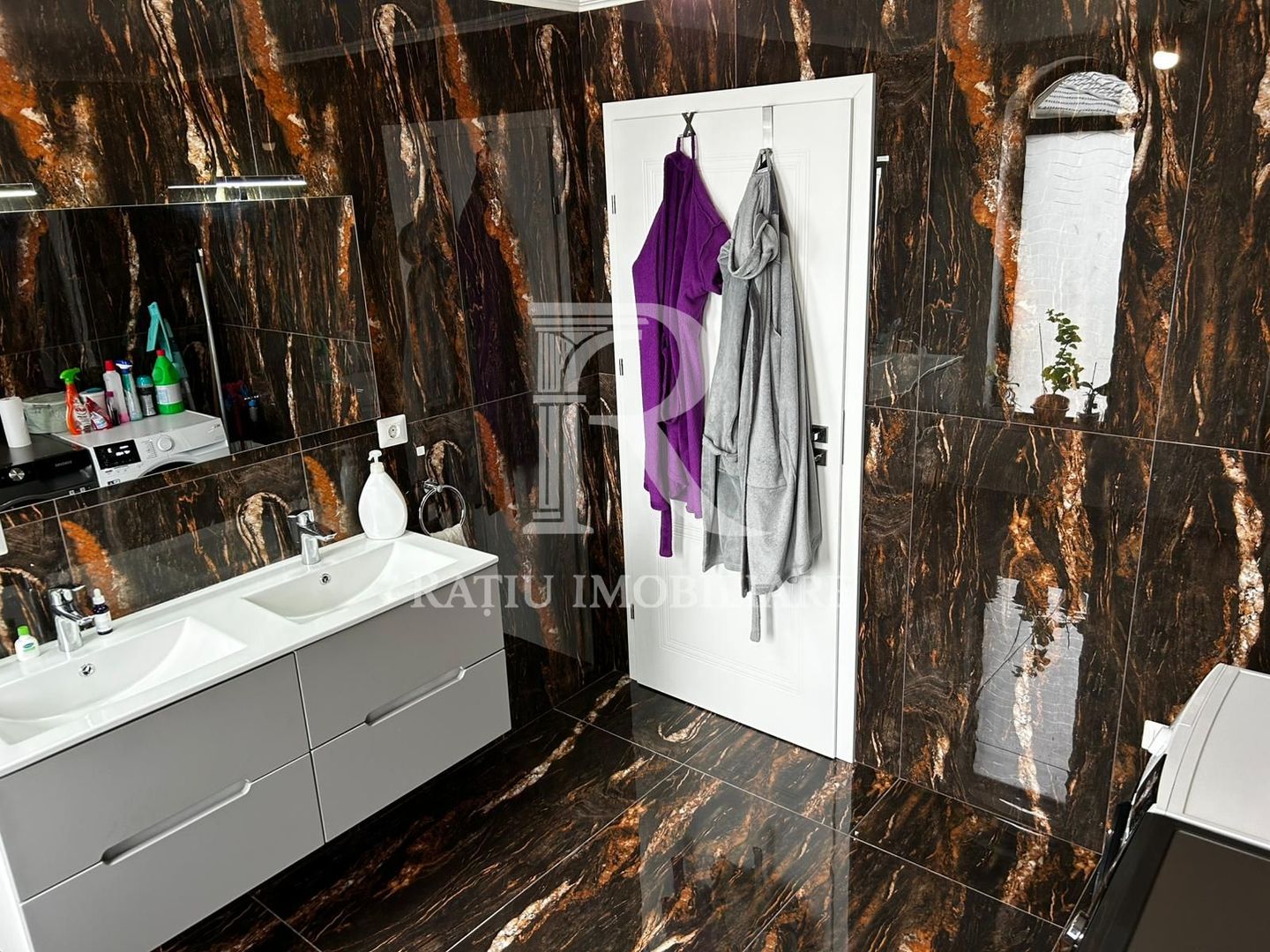 Casa cu 5 camere de vanzare | Nufarul | Oradea - Poză 21