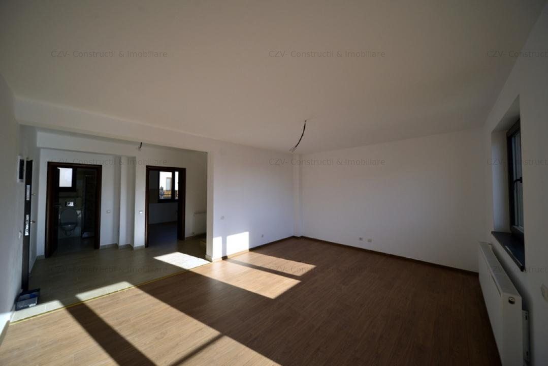 Predare la Cheie, Curte Amenajata, Toate Utilitatile in Uz - Poză 4