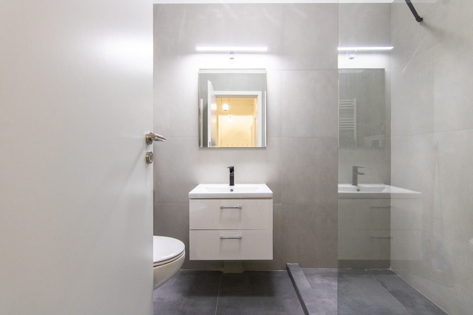 PRIMA INCHIRIERE, 2 camere, 57 m,mobilat +utilat, disponibil, METROU V.IALOMITEI - Poză 20