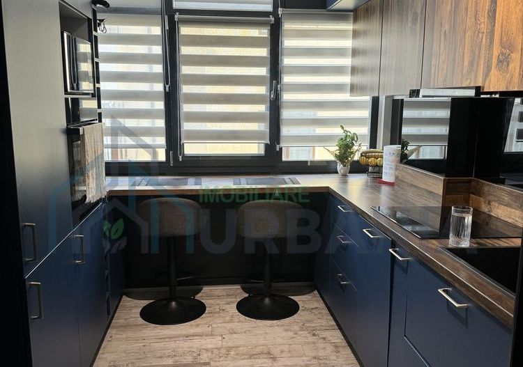 Apartament 3 camere + boxa + parcare subterana - Poză 1