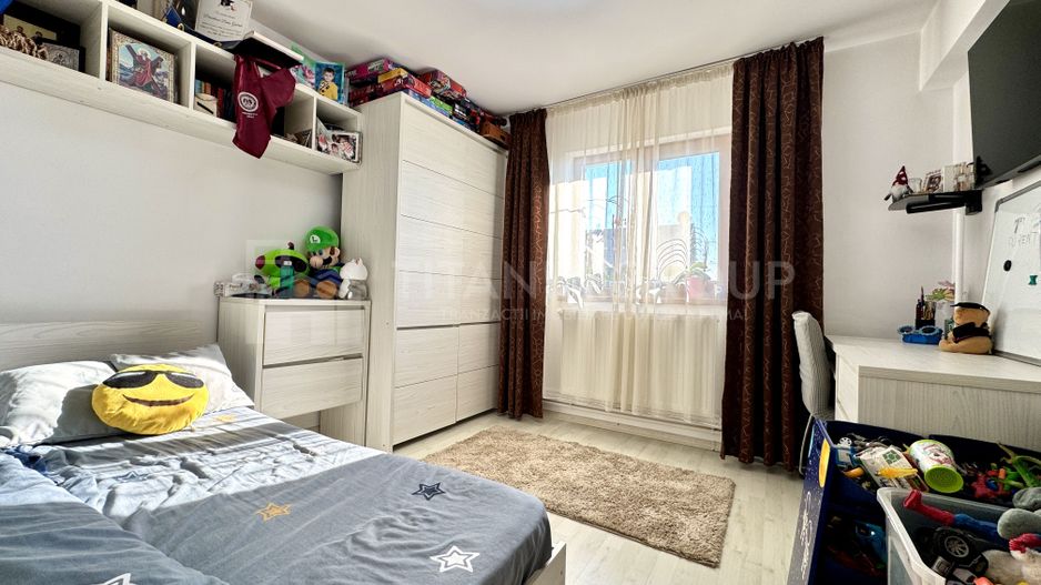 Se vinde “acasa”, 4 camere decomandate, panouri+baterii, teren 397mp,m - Poză 5