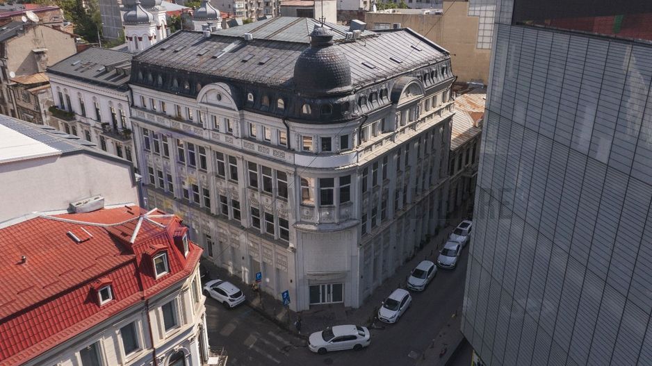 Cladire de birouri in P-ta Unirii, de la 370 mp. (max. 1.500 mp.) - Poză 1