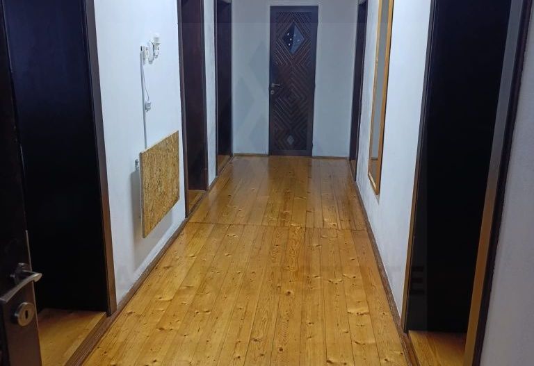 Casa Cisnadie etaj 1 integral cu intrare separata si curte comuna - Poză 7