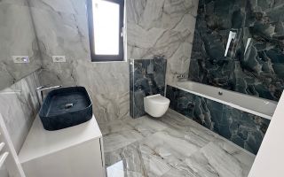 Vila Tunari cu vedere la LAC, 135m2 si curte mare - Poză 5