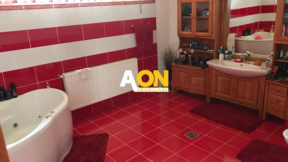 Vila cu 5 camere 922 mp teren  panorama superba comuna Ciugud - Poză 12