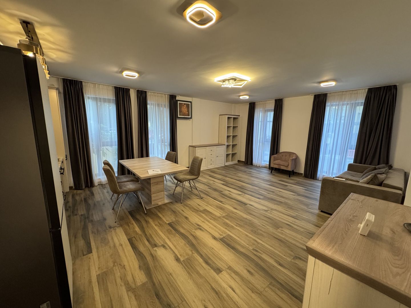 2 Camere Grozavesti Regie - Poză 3