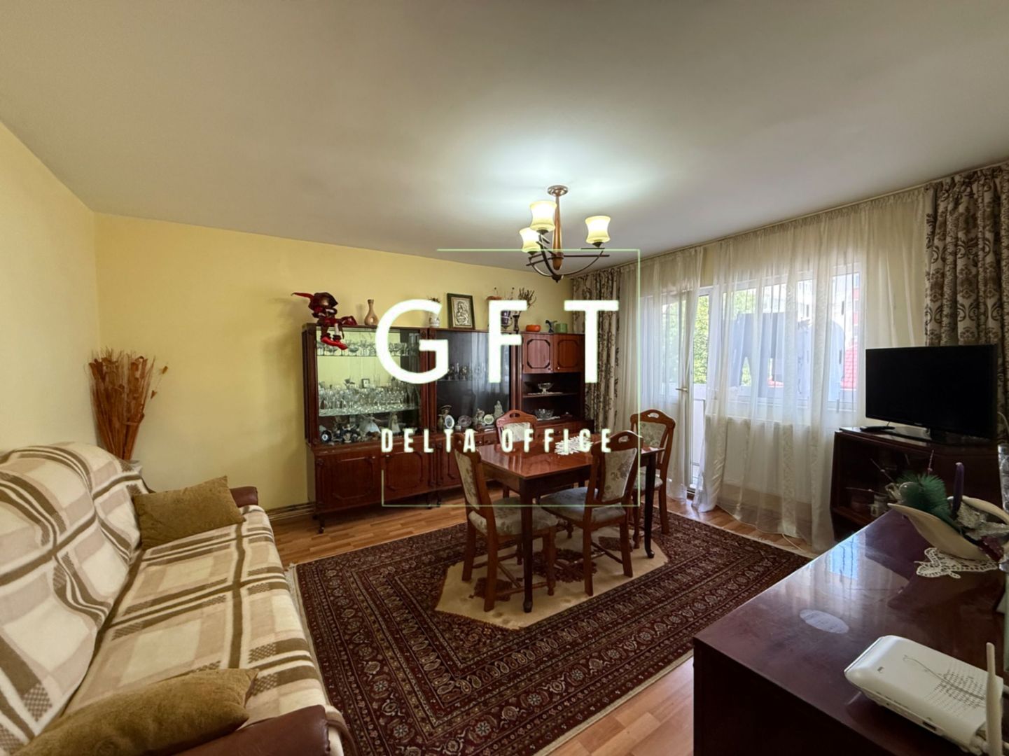 Apartament 4 camere, Et. 1 - Zona Sud , Str. Imparatul Traian - Poză 6
