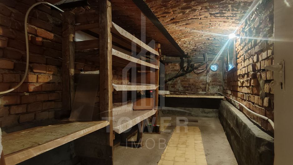Casă individuală cu 3 camere, curte , în Sibiu, zona Lupeni - Poză 8