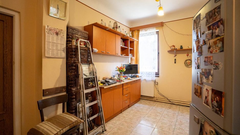 Casa singur in curte cu teren de 410 mp Sirul Canonicilor - Poză 8