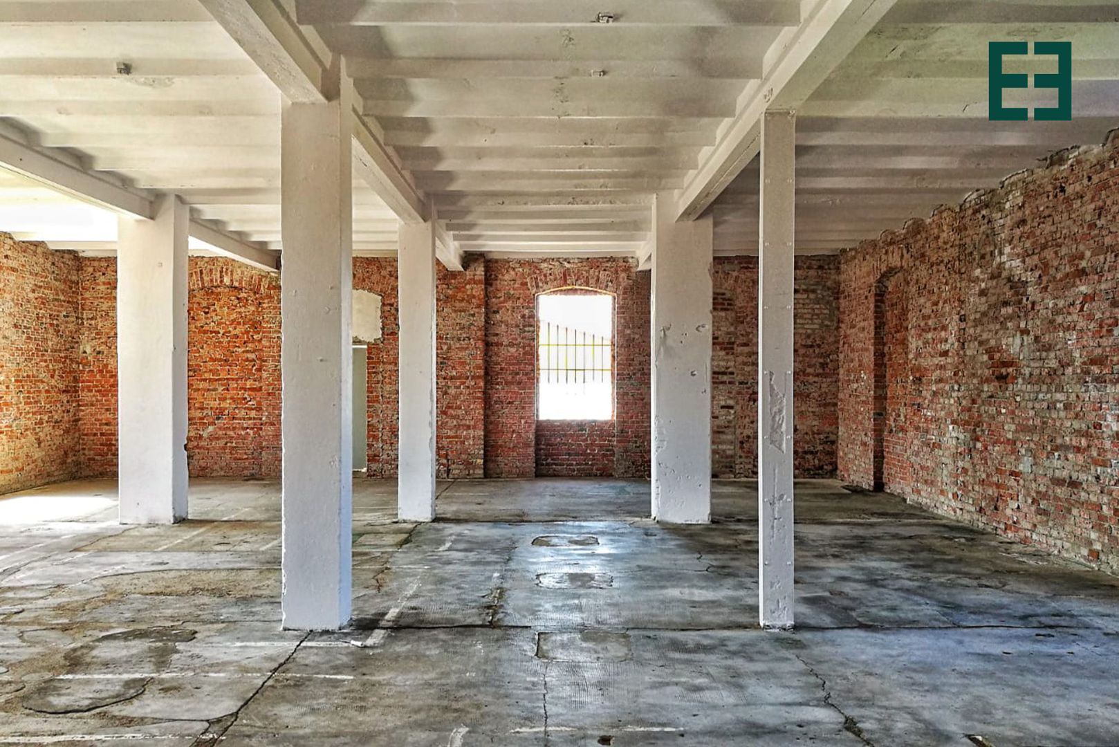 DE ÎNCHIRIAT - Spațiu comercial cu destinații multiple - Nădlac - Poză 3