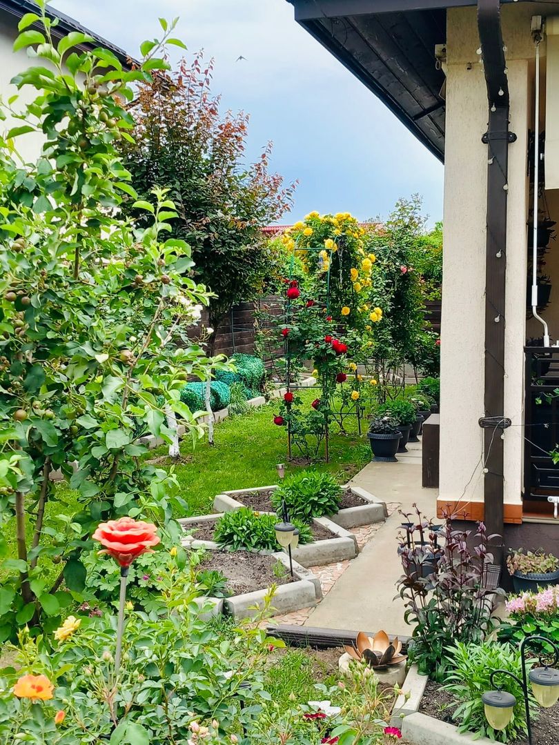 Parter cu structură pentru etaj, curte amenajată și organizare impeca - Poză 23