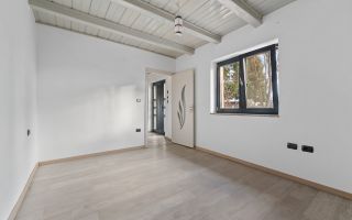 Căsuță renovată modern - Poză 5