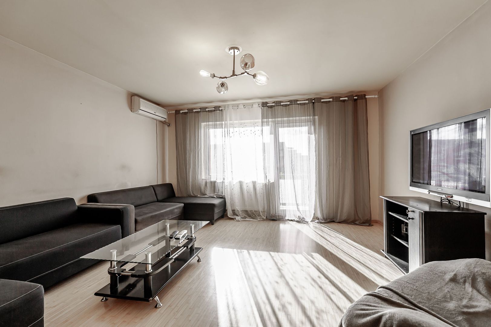 REZERVAT! Apartament 5 camere în Micălaca - Poză 2