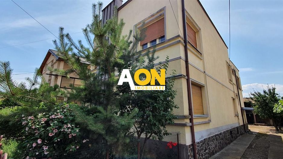 Casa situata ultracentral langa Poarta I a Cetatii Alba Carolina - Poză 2