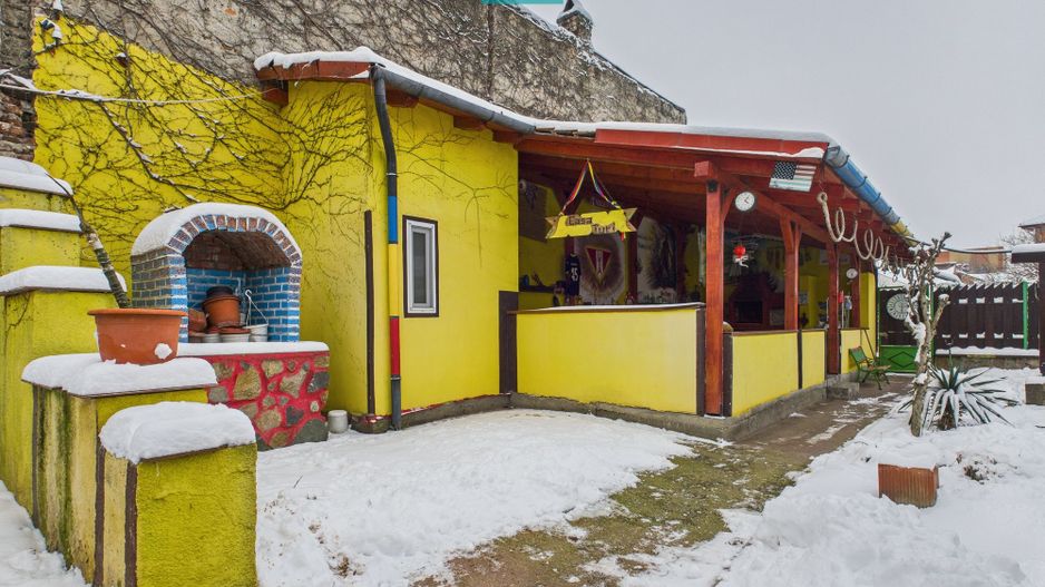 Casă cu 4 camere în zona Parneava - Poză 8