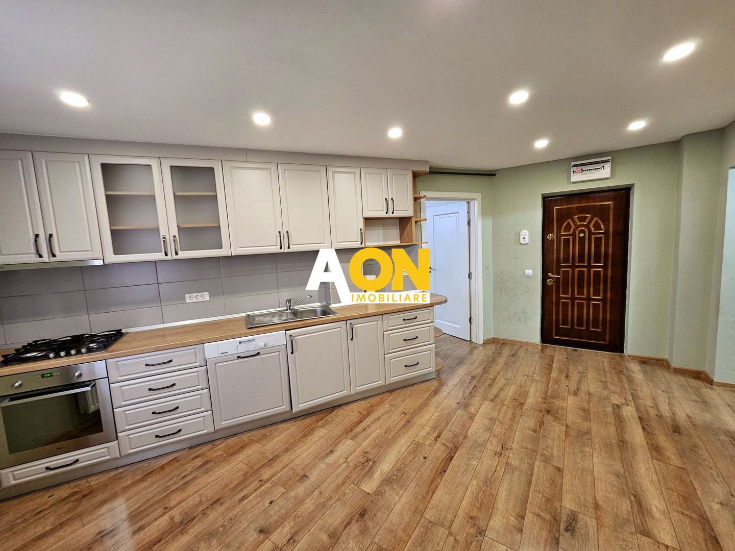 Apartament 3 camere, etaj 1, mobilat, utilat, zona Prestige - Poză 2