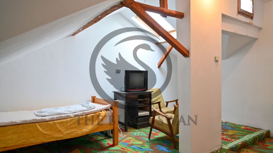 Casa cu 7 camere de vanzare | Zona Centrala, Baicoi | Comision 0% - Poză 10