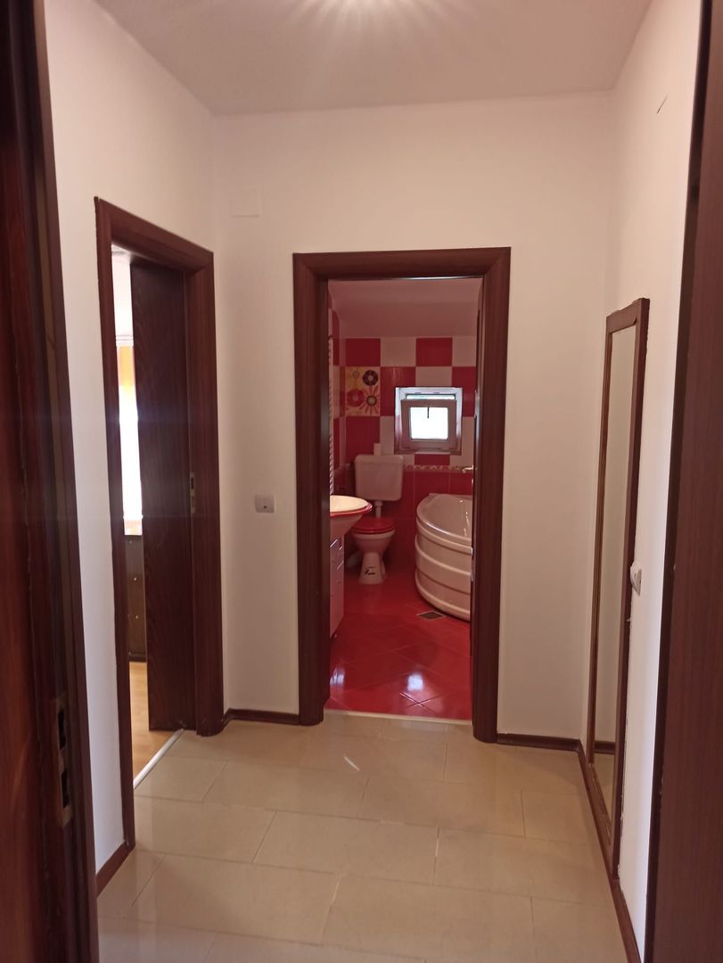 Casa 5 camere, 250 mp teren liber, adiacent șoseaua Leordeni - Poză 23