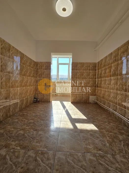 Apartament 3 camere, decomandat - zona Galata - Poză 6