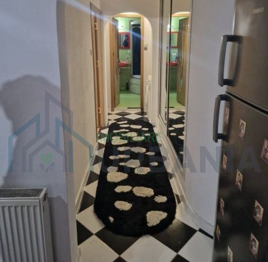 Apartament 3 camere de vânzare în Tudor Vladimirescu, aproape de Mall Argeș - Poză 1