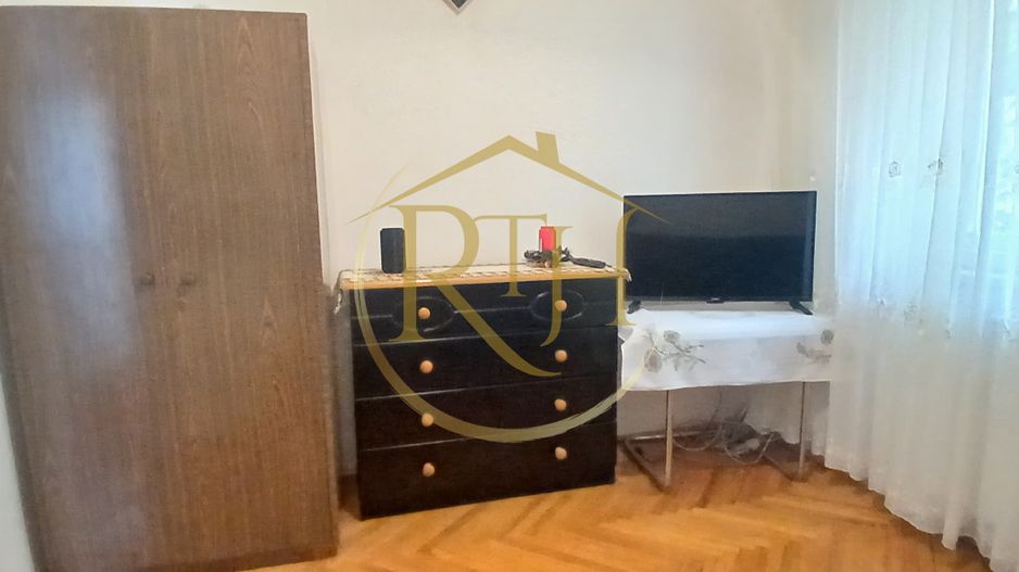 Oferim spre închiriere un apartament cu 2 camere la o vilă în Calea Șagului! - Poză 6