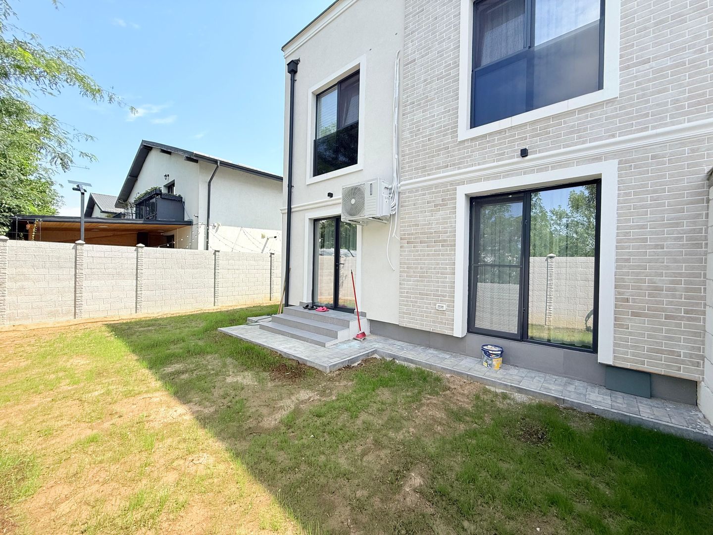 Vila 4 camere | 3 dormitoare | 3 bai | Gradina | Toate Utilitatile - Poză 24