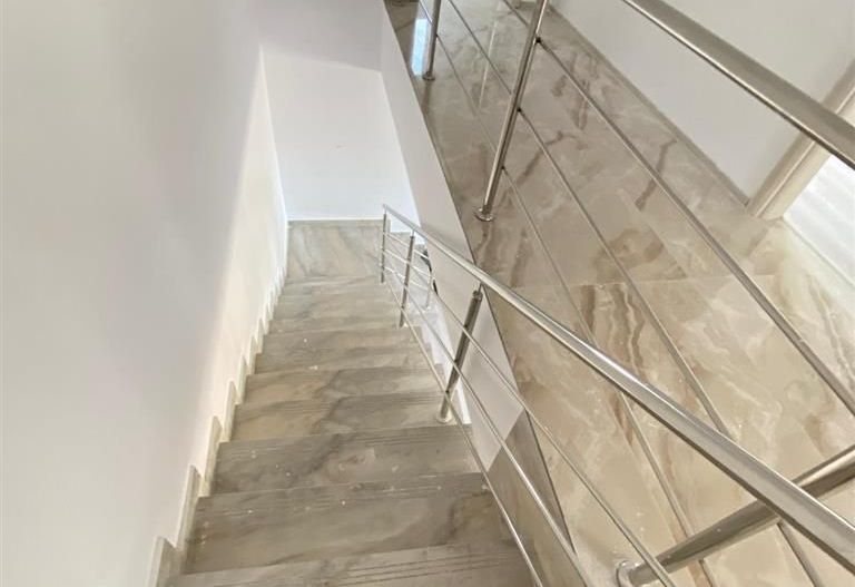 Vand duplex P+E 120mp 3 bai 4 dormitoare Mosnita Noua - Poză 15