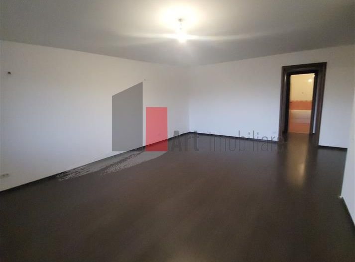 Apartament 3 camere Vitan metrou Mihai Bravu - Poză 1