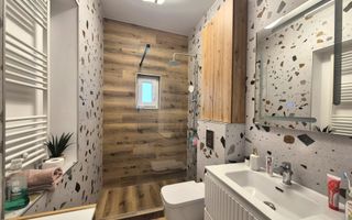 Piața de Miercuri, casă singură în curte, renovată 2025 - Poză 8