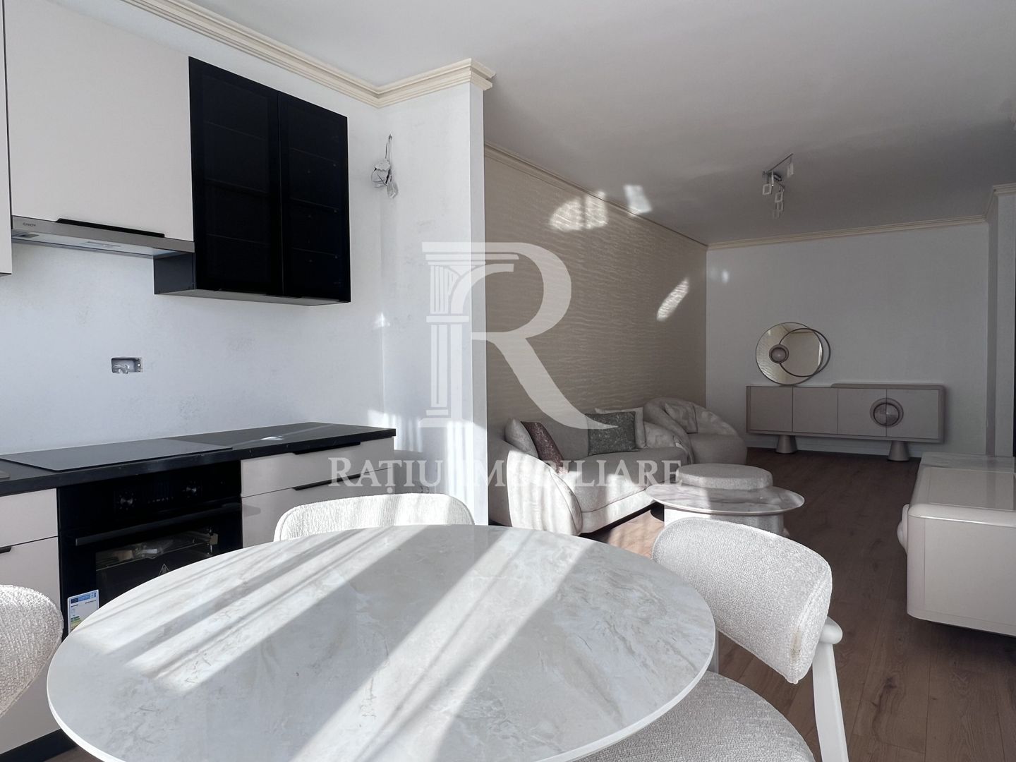 Apartament cu 3 camere |Parcare acoperita| Spitalul Judetean | Oradea - Poză 3