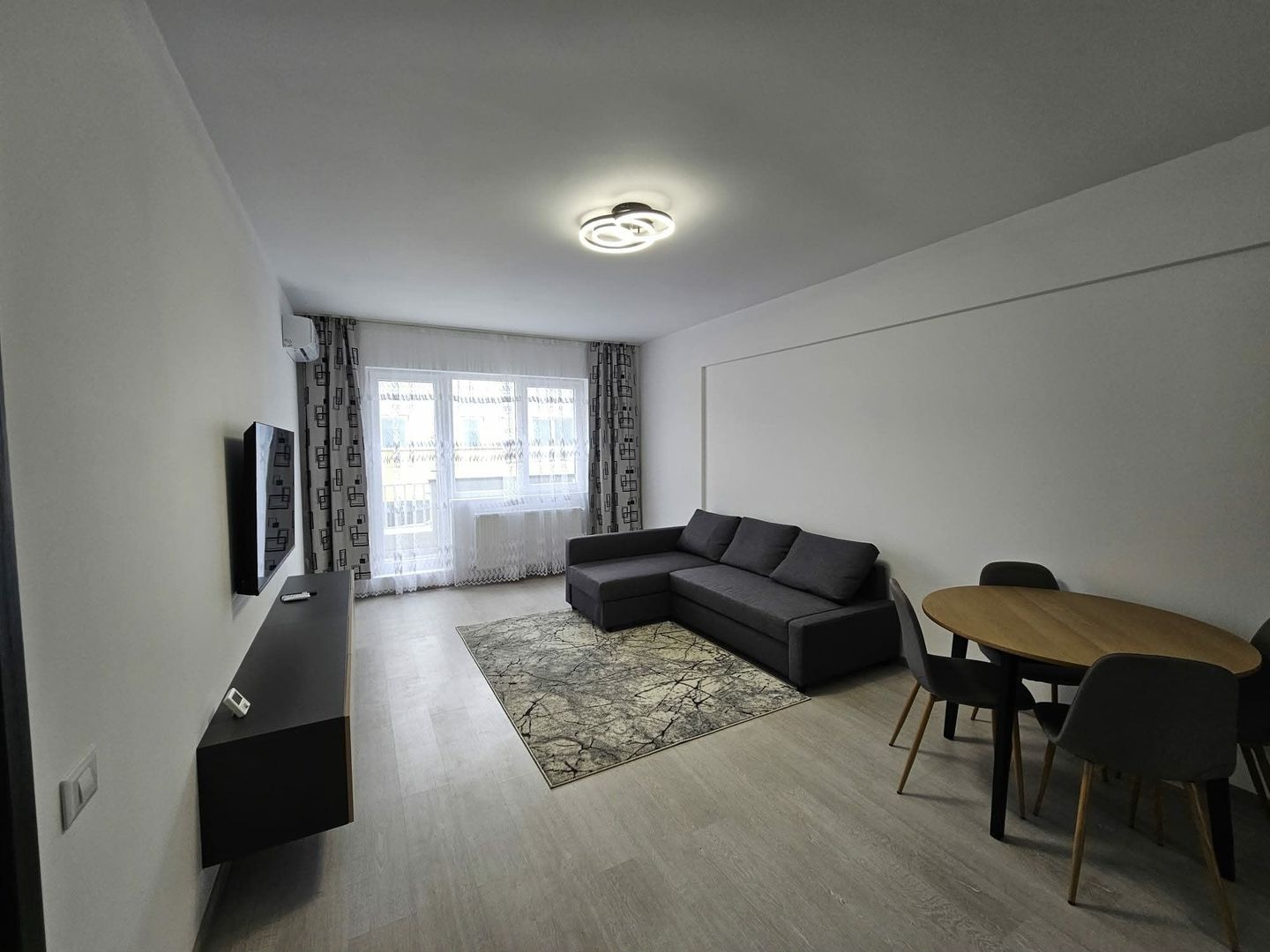 Apartament de inchiriat - Poză 1