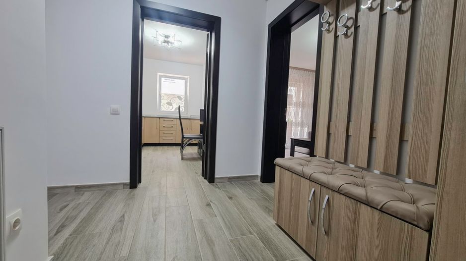 Apartament nou, mobilat și utilat - 3 camere, 2 bai și curte - Poză 7