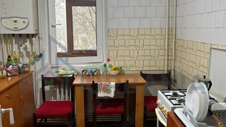 Inchiriez apartament cu 3 camere, decomandat, zona Canta bariera Comat. Etaj 1 4. 1 baie, 1 ba - Poză 1