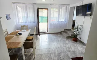 🏡 Casă renovată cu 6 camere, teren 557 mp – Berceni, Prahova - Poză 54