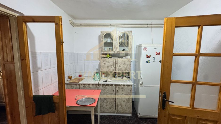 APARTAMENT 3 CAMERE DECOMANDAT PARTER VIȘOI CAMPULUNG - Poză 10