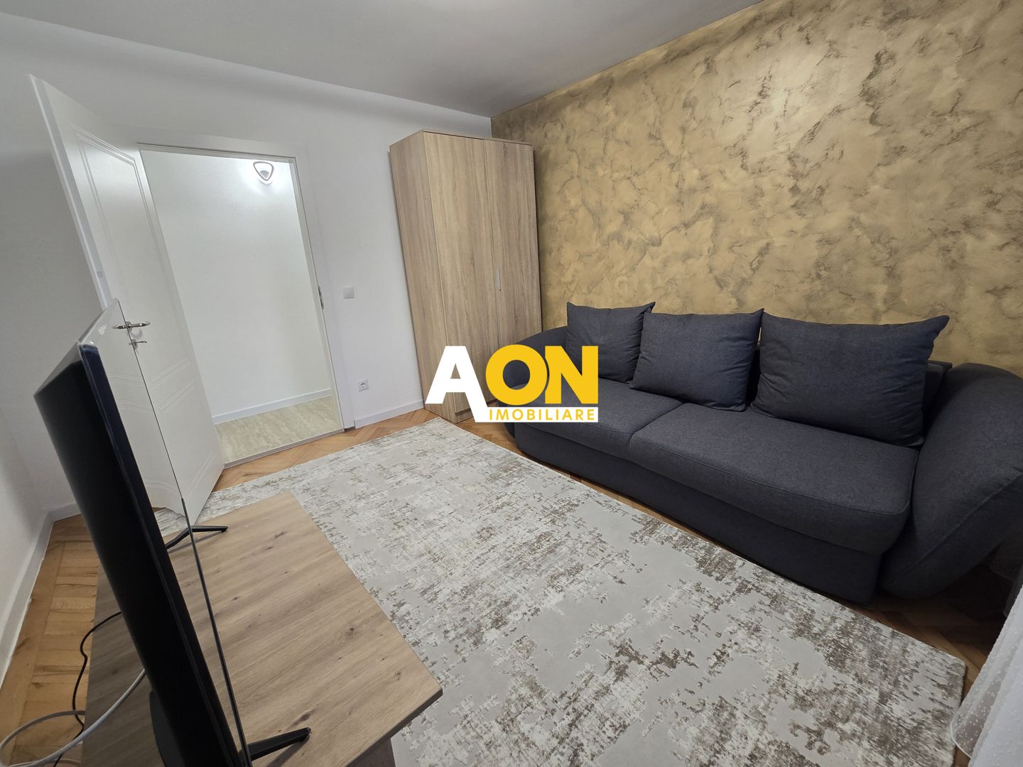 Apartament 2 Camere, Decomandat, Renovat, Zona Closca - Poză 2