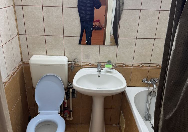 De vanzare Apartament 3 camere  Raul Doamnei - Poză 5