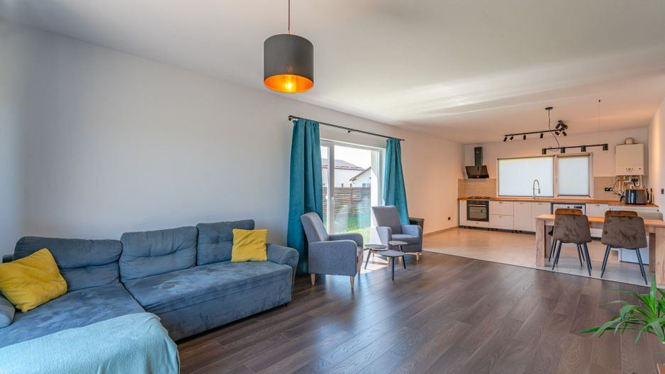 Casă Individuală de Închiriat, Încălzire în Pardoseală, Teren 400 mp - Poză 1