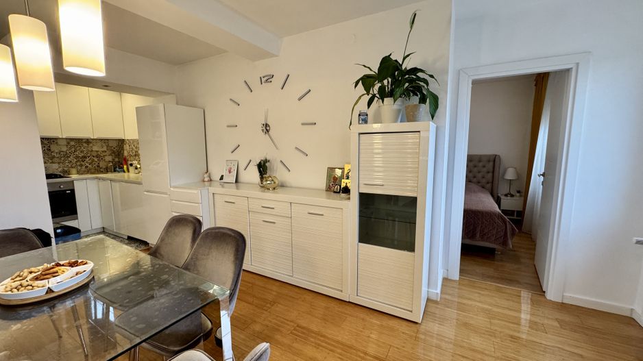 Apartament luminos cu 3 camere, complet mobilat, vedere panoramică spre Tâmpa - Poză 7