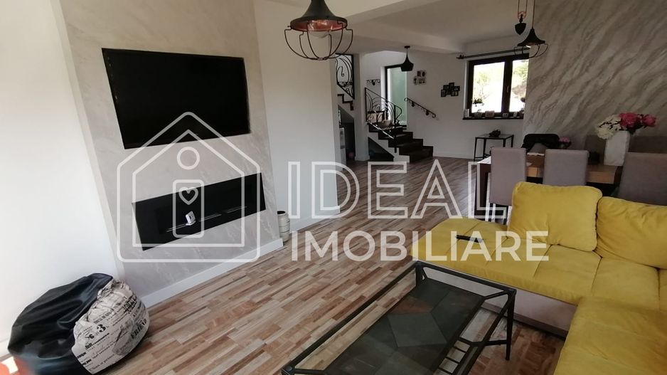 Casa moderna cu 4 camere, La  CHEIE in Poplaca - Poză 20
