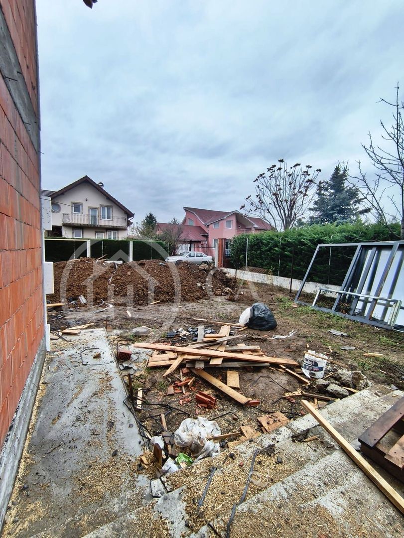 Casa de vanzare P+E cu 5 camere in Oncea, Oradea - Poză 11